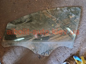 Скло переднє ліве